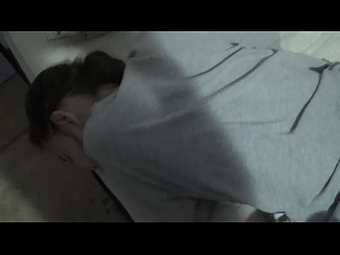 ❤️ 眠っている恋人をSEX。 ファッキングビデオ ❌️